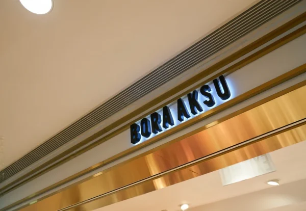 5 Ways Custom Storefront Signs Can Boost Your Business
